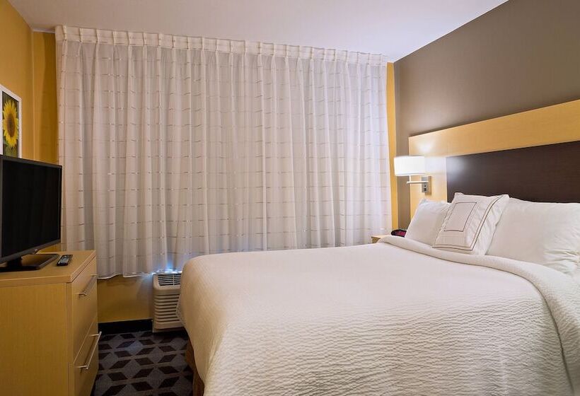 هتل Towneplace Suites Dodge City