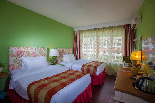 هتل Yangshuo Michael's Inn And Suites