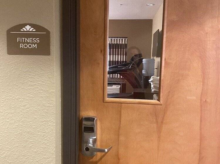 Microtel Inn & Suites By Wyndham Kenedy/karnes City