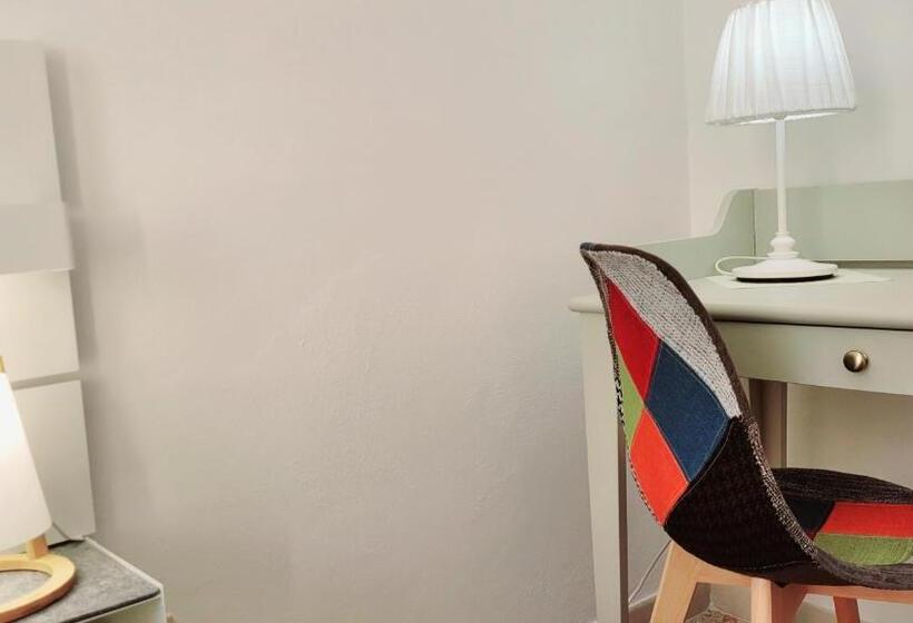 تختخواب و صبحانه Zanzi  S Charming Rooms