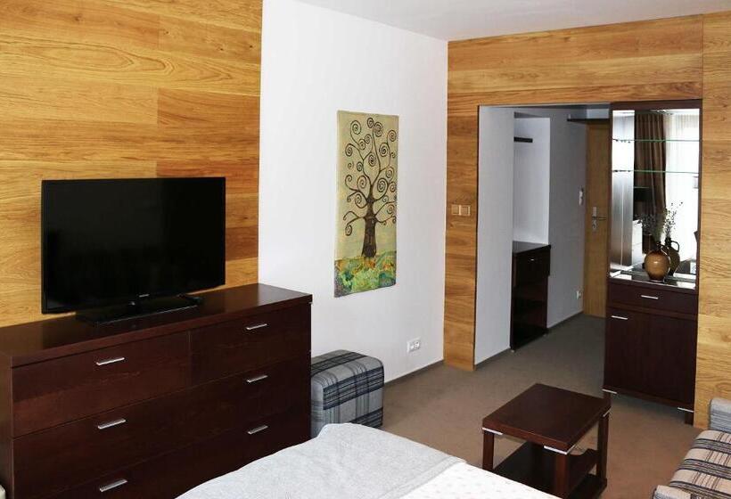 فندق Privileged Lesná   With Garden Terrace, Tatranská Lomnica 2 Km