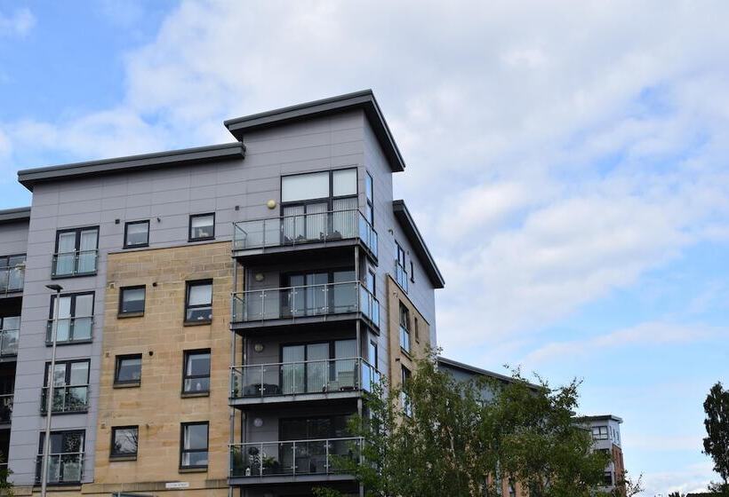 The Paisley Penthouse   Stunning View Of The Abbey