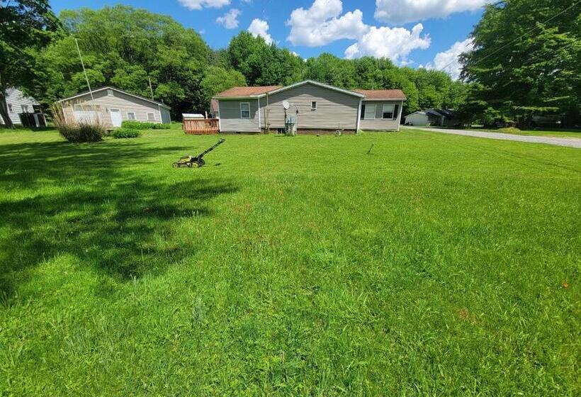 Camp Not Found   3 Queen Bedrooms By The Lake