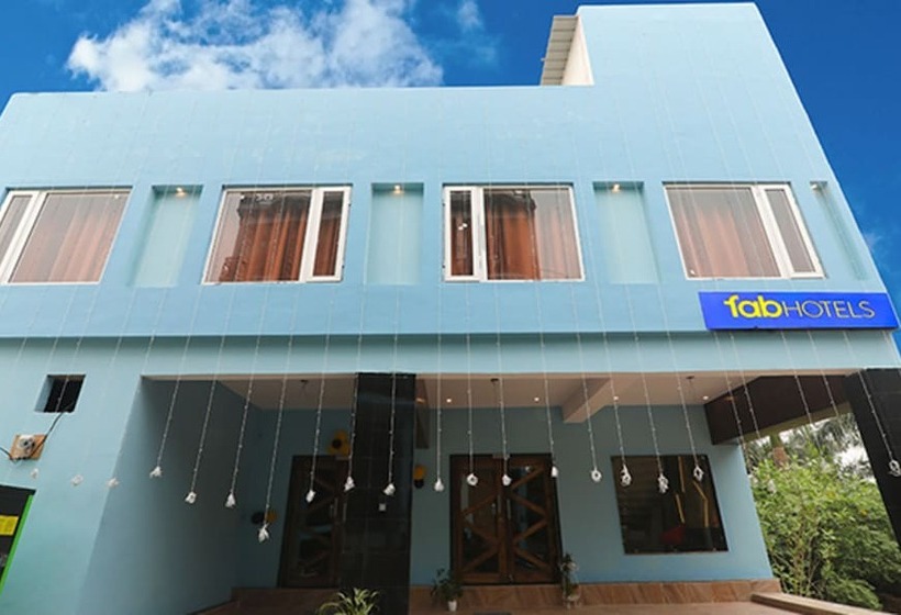 Fabhotel Blueark