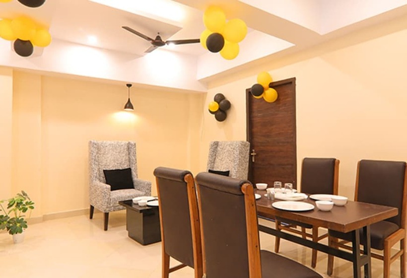 Fabhotel Blueark