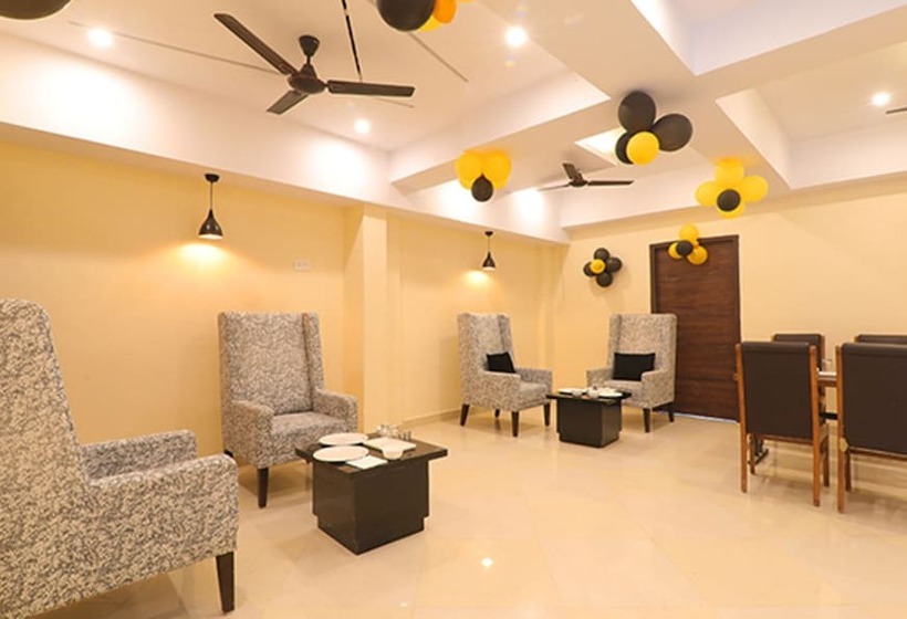 Fabhotel Blueark