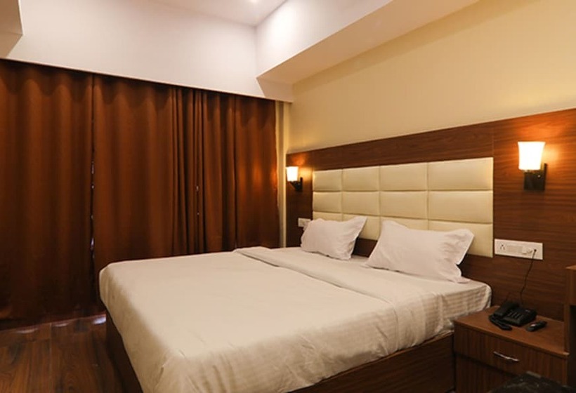 Fabhotel Blueark
