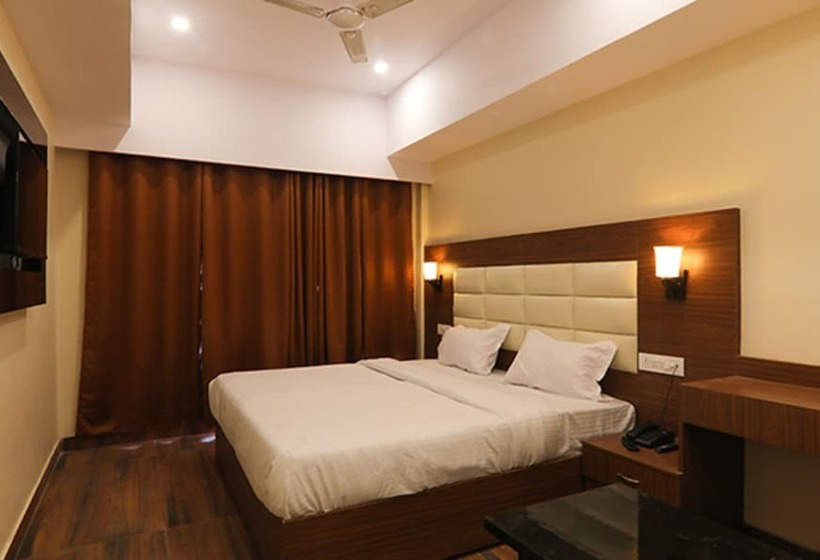 Fabhotel Blueark