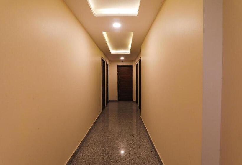 Fabhotel Blueark