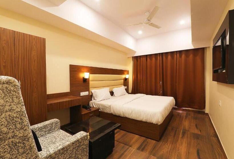 Fabhotel Blueark