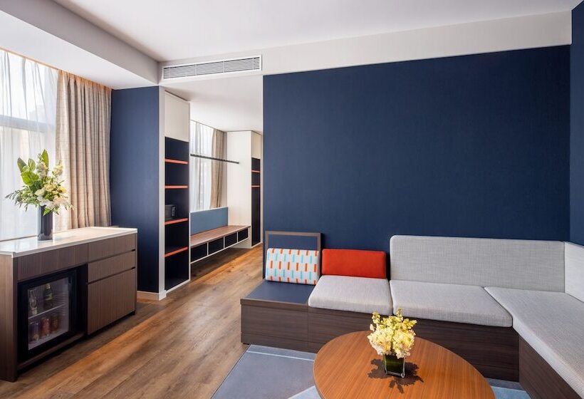 هتل Holiday Inn & Suites Qingdao Jinshui, An Ihg