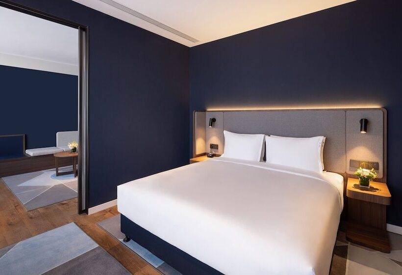 هتل Holiday Inn & Suites Qingdao Jinshui, An Ihg
