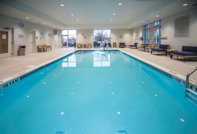 هتل Towneplace Suites By Marriott Louisville Downtown