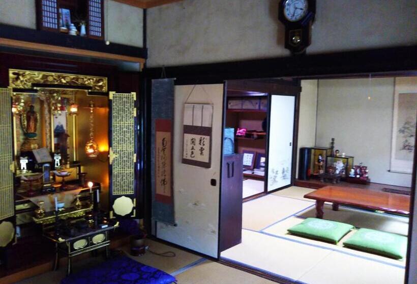 بنسيون ゲストハウス「古民家の宿梨本軒」