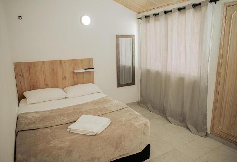 پانسیون Casa Lourdes