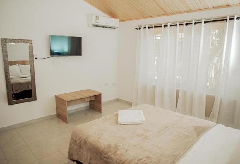 پانسیون Casa Lourdes