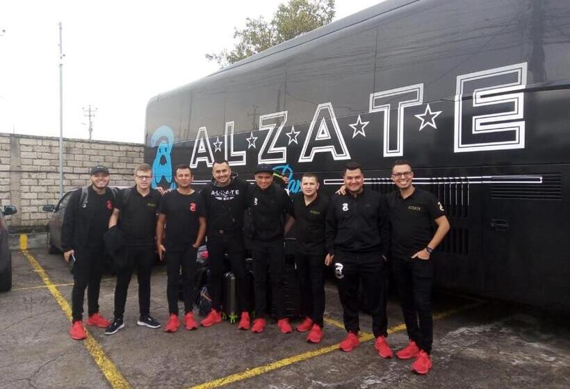 پانسیون Hospedaje El Girasol Tababela