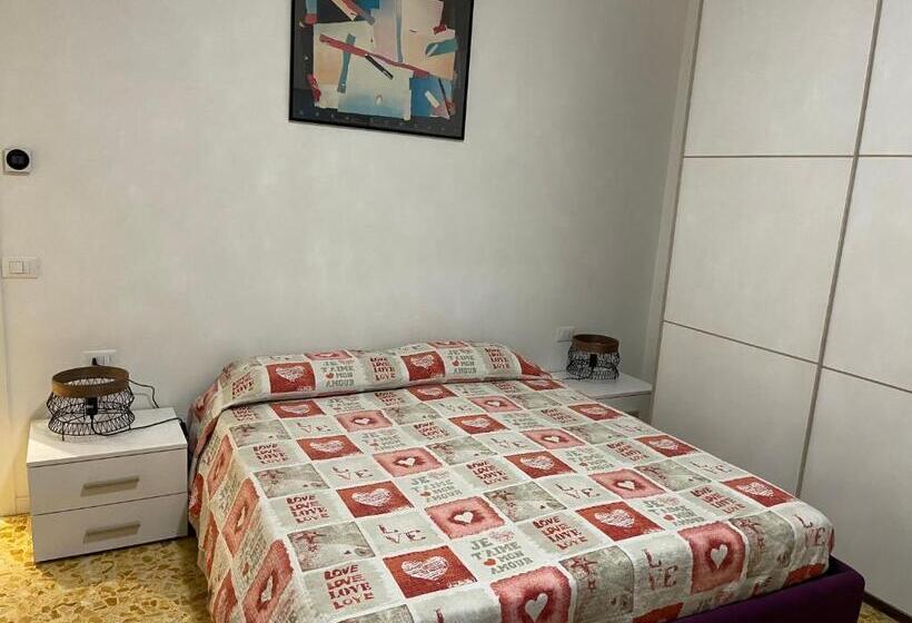 تختخواب و صبحانه Joys House