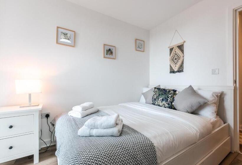 City View Apart Central Of Southampton 2 Beds & 2 Bath   Free Private Parking Space