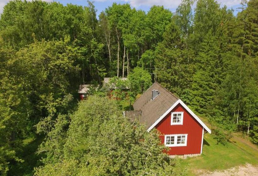 Cozy And Rural Holiday Accommodation 150 Meters From Lake Vanern