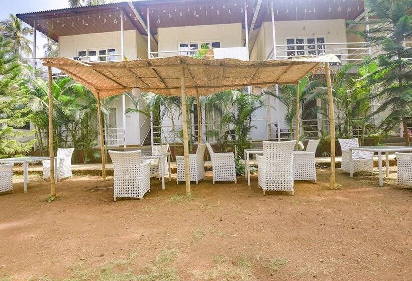 Fabhotel La Volga   Nr Morjim Beach