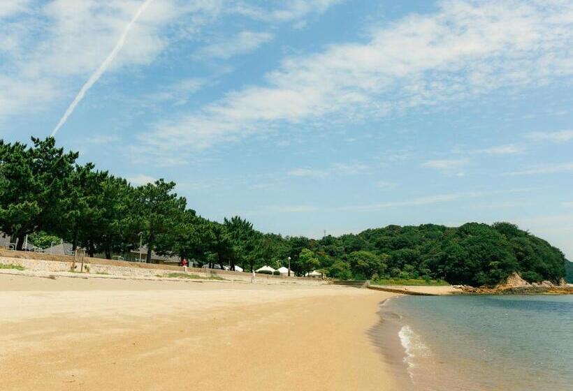 هتل 直島町ふるさと海の家 つつじ荘  Seaside Park Stay Tsutsujiso