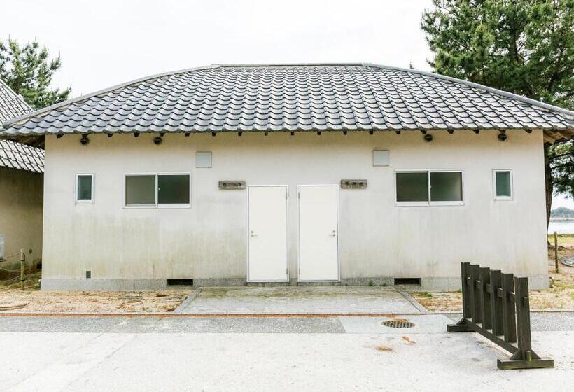 هتل 直島町ふるさと海の家 つつじ荘  Seaside Park Stay Tsutsujiso