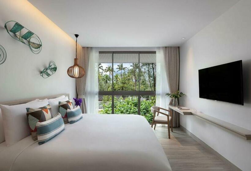 هتل Avani Plus Khao Lak Resort