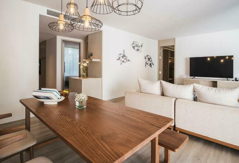 هتل Avani Plus Khao Lak Resort