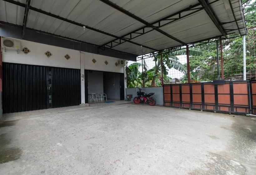 هتل Reddoorz Near Palembang Trade Center 4