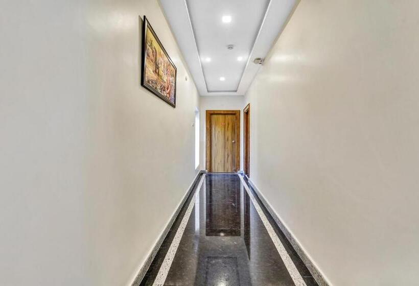 هتل Treebo Sripadha Residency Alipiri Road