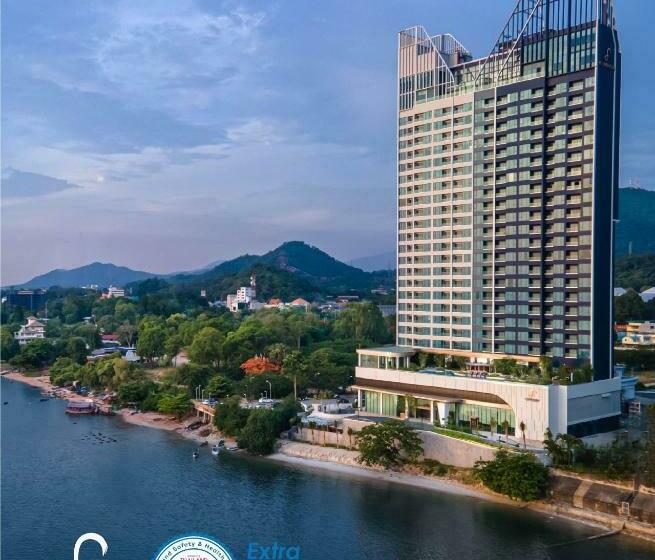 S Sriracha Hotel & Residence
