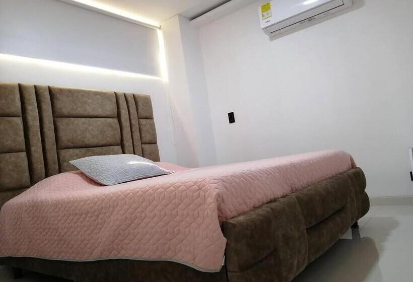 Apartamento De Lujo , Con Linda Vista, Cuarto Piso