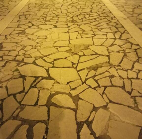 تختخواب و صبحانه L Altra Casa 1933