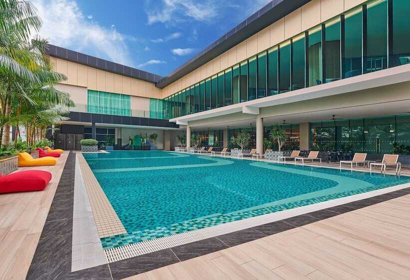 Отель Four Points By Sheraton Desaru