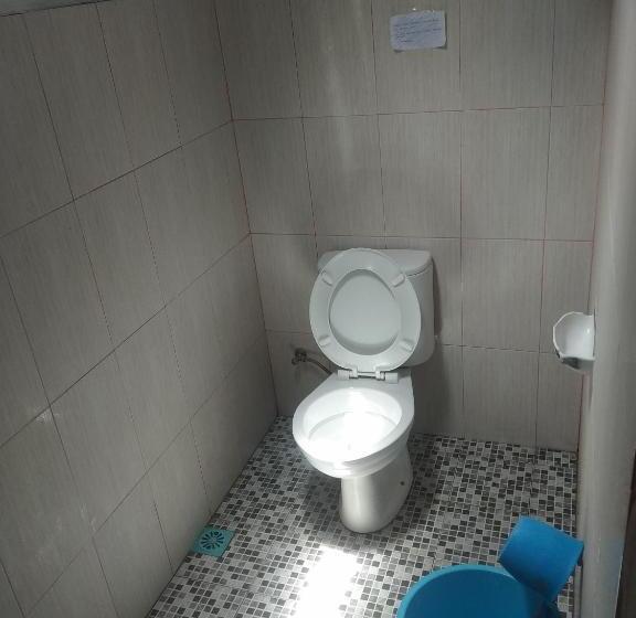 بنسيون Harry S Ocean House Watukarung Homestay