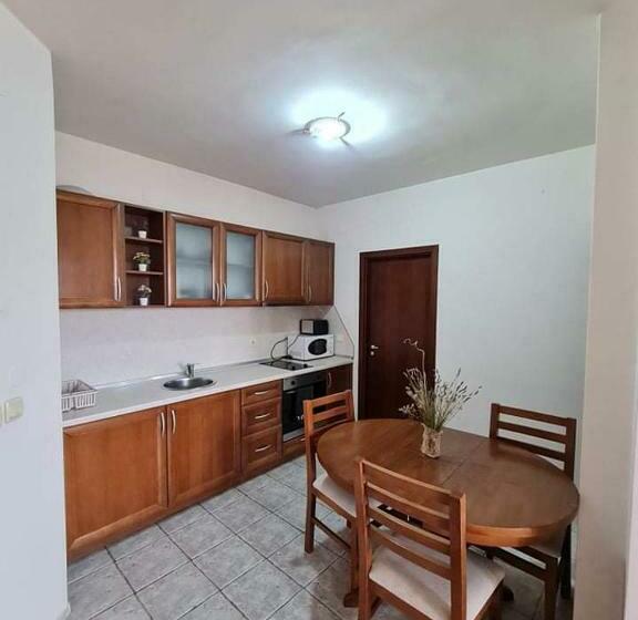 Edelweiss Inn Aparthotel, Apartment 32