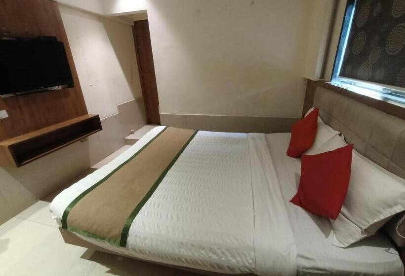 هتل Regal Inn Andheri   Nearest Mumbai Airport T1