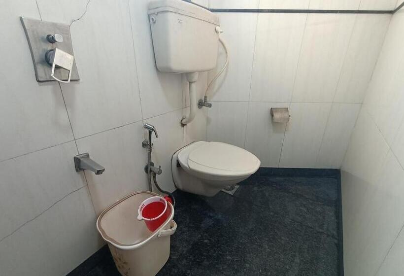 هتل Regal Inn Andheri   Nearest Mumbai Airport T1