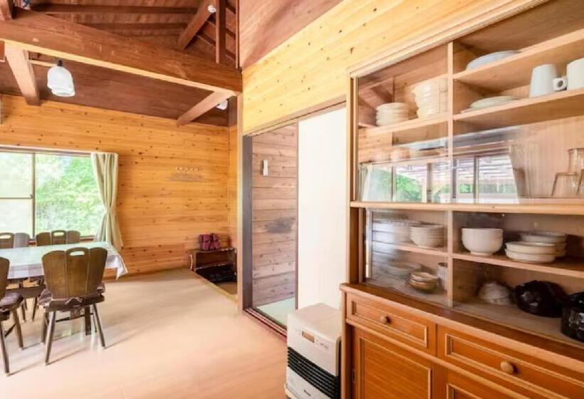 Pensió ウッドペッカー小径