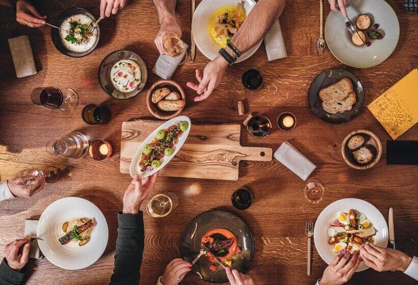 هتل Leonor The Place To Live