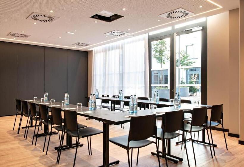 هتل Leonor The Place To Live