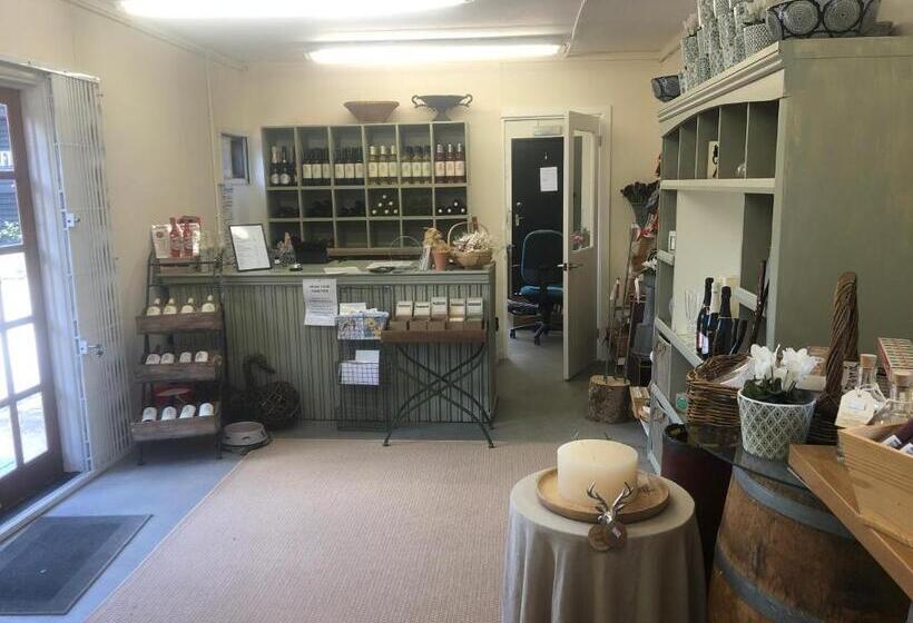 Vineyard Cottage, Hartest   2 Bed With Parking