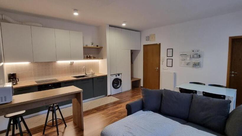 Apartma Valan