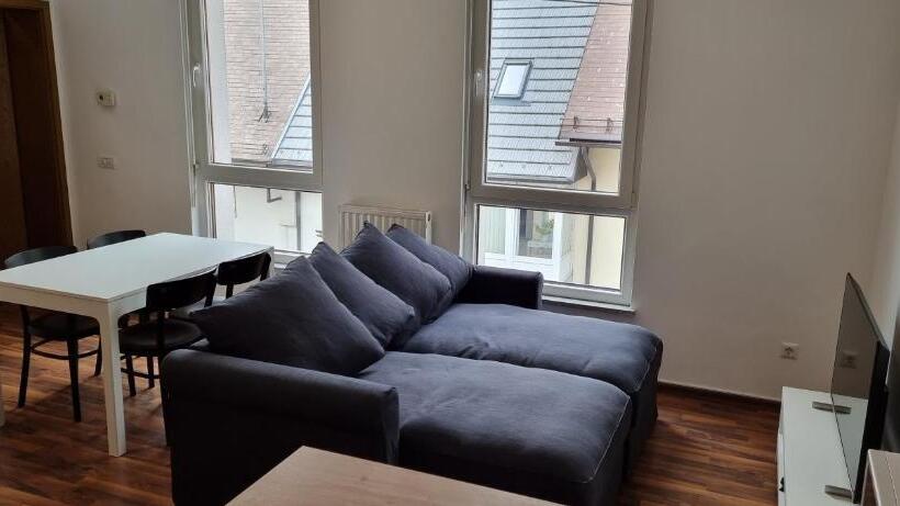 Apartma Valan
