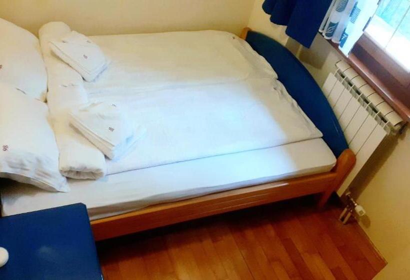 Kraljevi Konaci   Vila Zelena Dolina   Zlatibor