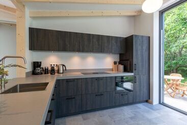 Attractive Home With Terrace
