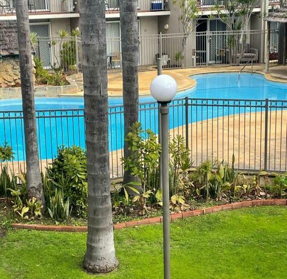 אתר נופש Tranquility At Mandurah Apartments