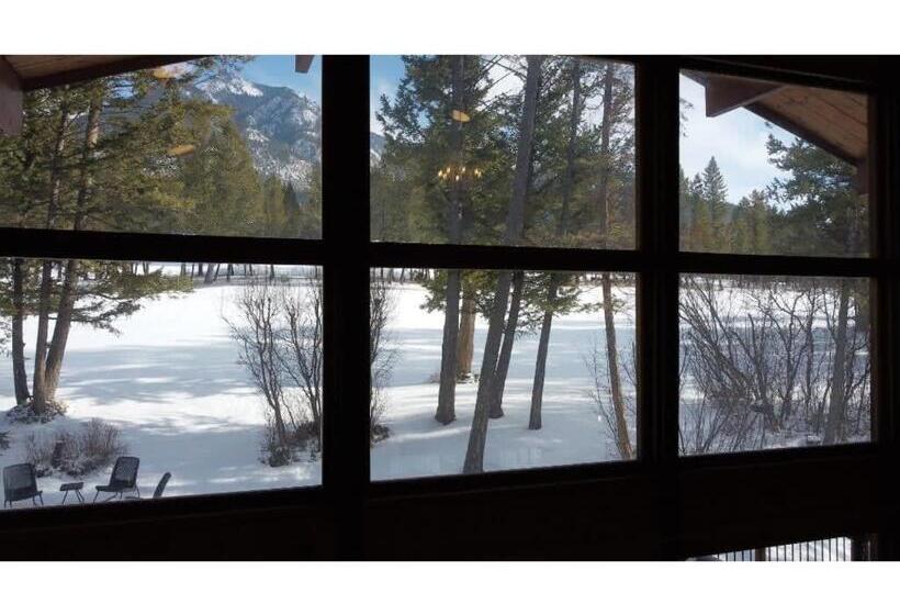 The Matterhorn I Hottub I Ping Pong I Chalk Wall
