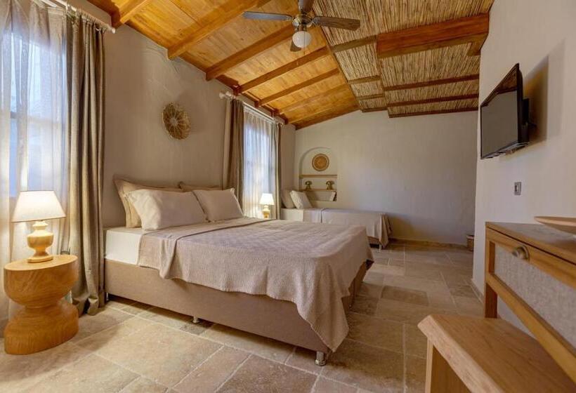 هتل Lika Alacati